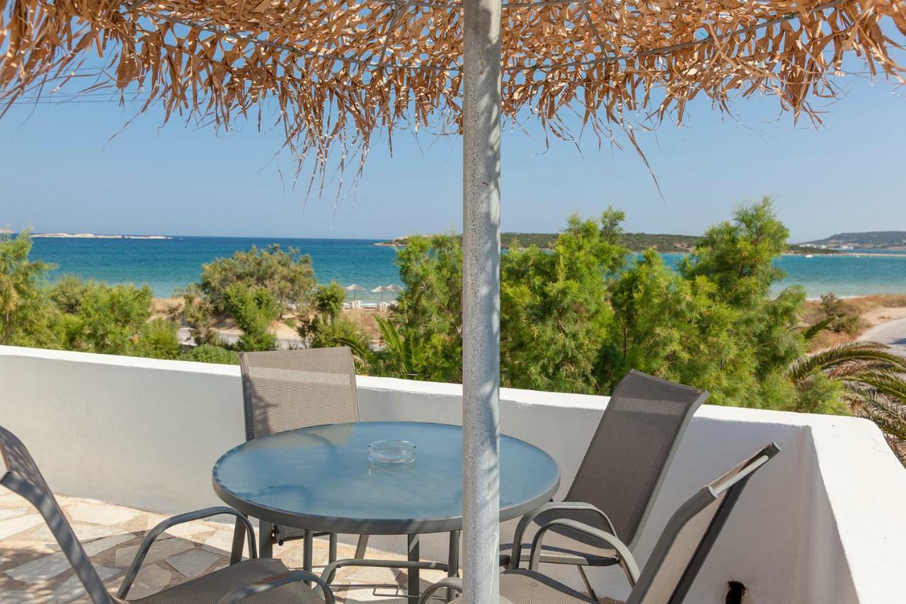 Mika Bungalows Науса Екстериор снимка